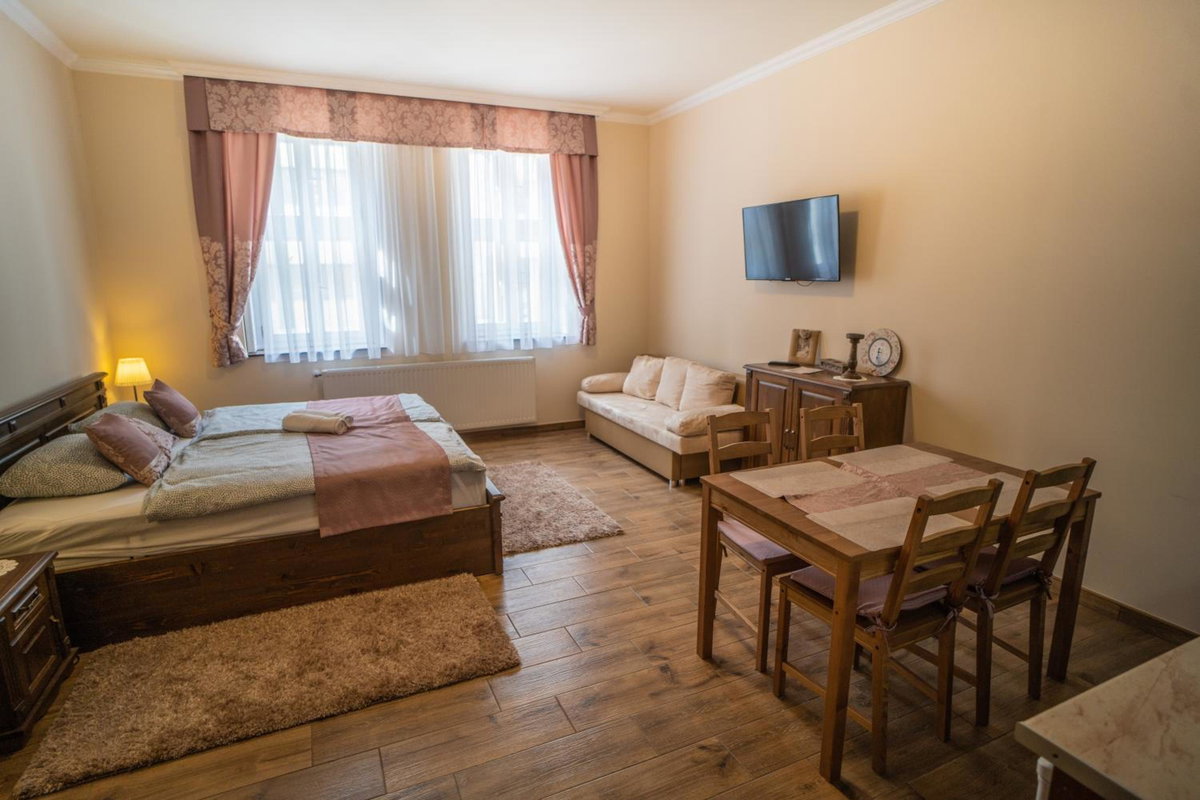 Toscana Apartman, Венгрия