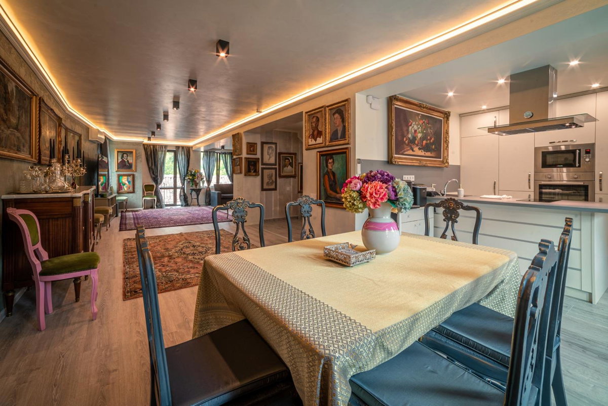 The Gallery Guest House - Garden and Garage, Bulgarie