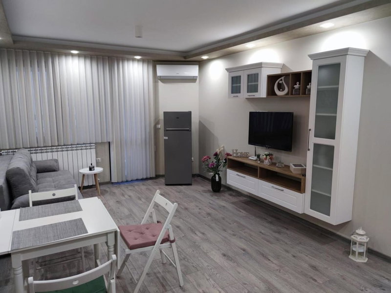 Flowers Apartment, Dobrich, Bulgaria