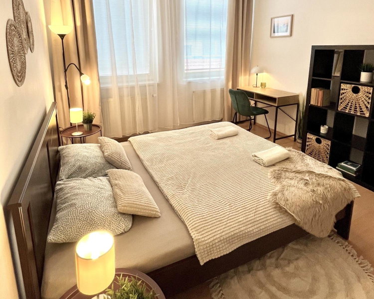Apartment Tina - Old Town, AC, Free Private Parking, Bratislava, Eslovaquia