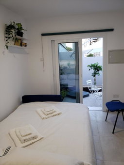 Modern & Cozy Studio w/ Backyard Near City Center, Limassol, Кипр
