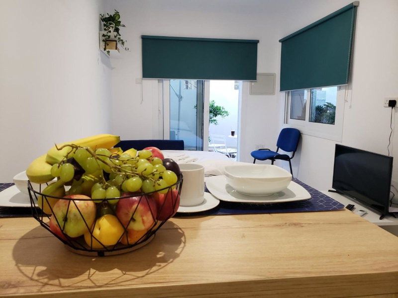 Modern & Cozy Studio w/ Backyard Near City Center, Limassol, Кипр