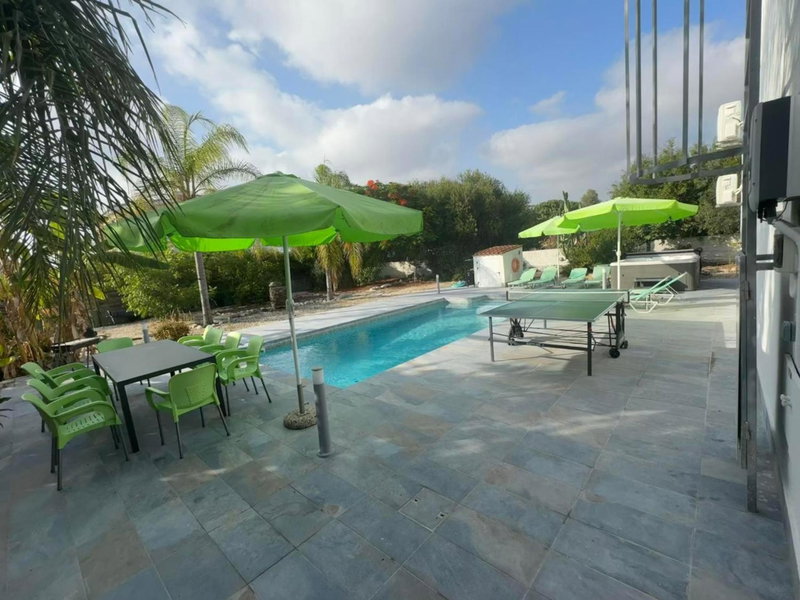 Villa Coralia Gardens 1km From Coral Bay Beach, Coral Bay, Cyprus