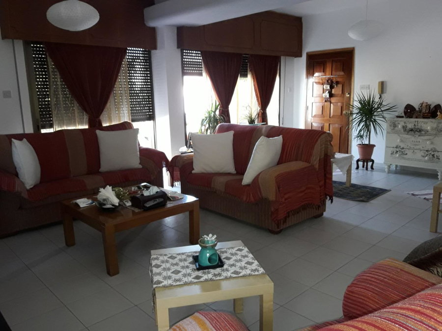 Shared Top 1st floor villa, Limassol, Кипр
