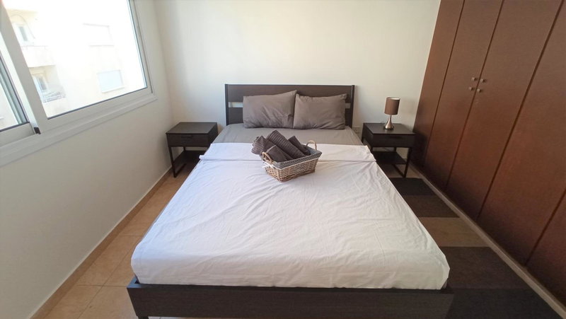 5 min to the Beach Holiday Shared Apartment - private ROOM in 3 bdr Apt, Larnaca, Cyprus