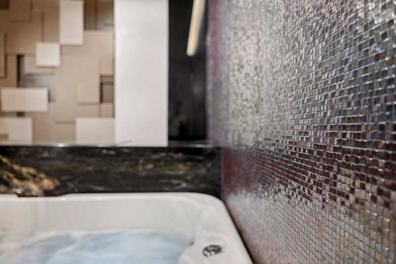 Secret Lounge - Cozy Studio with Sauna and Jacuzzi, Vilnius, Литва