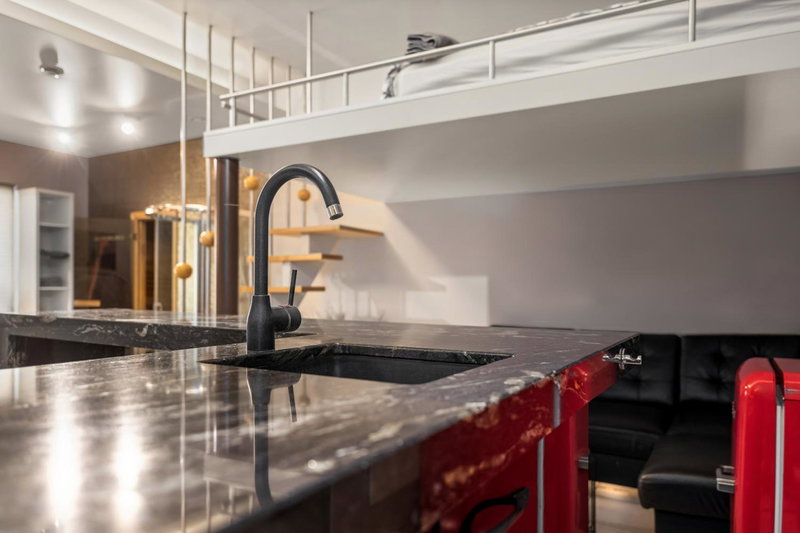 Secret Lounge - Cozy Studio with Sauna and Jacuzzi, Vilnius, Литва