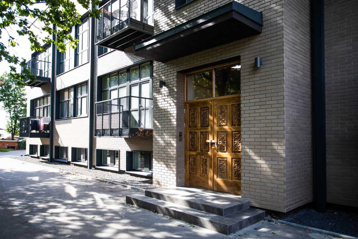 G - Owl Jazz -Modern loft type apartment 18 with big roof terrace and free private parking, Литва