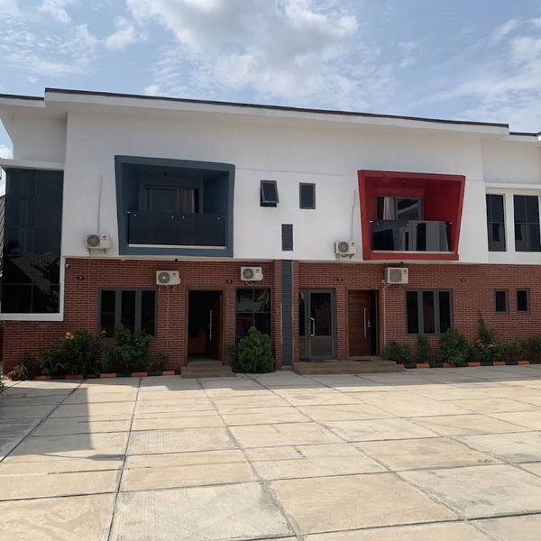 Old English Torf Apartment, Owerri, Nigeria
