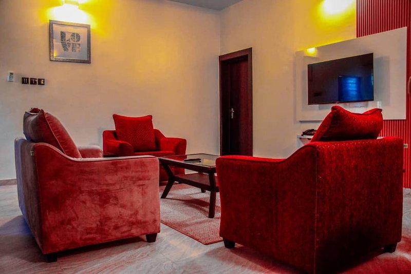 Old English Torf Apartment, Owerri, Nigeria