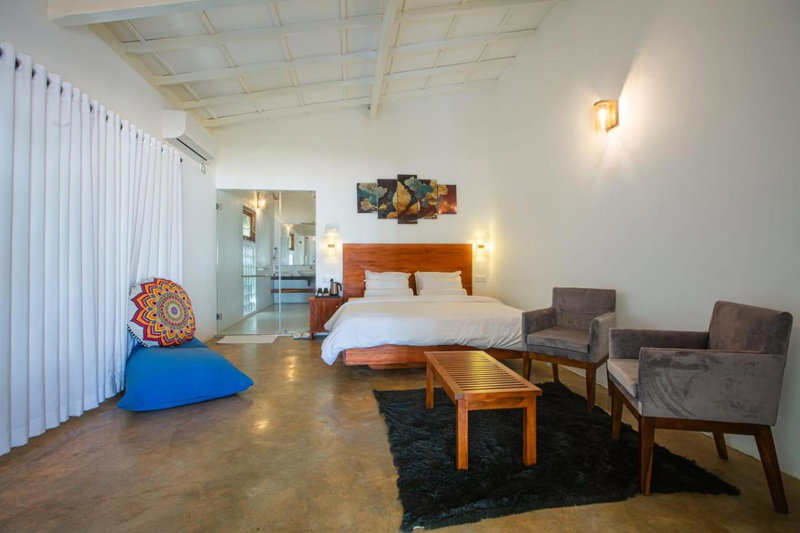 Sri Lanka Beach House Hotel and SPA, Hikkaduwa, Шри-Ланка