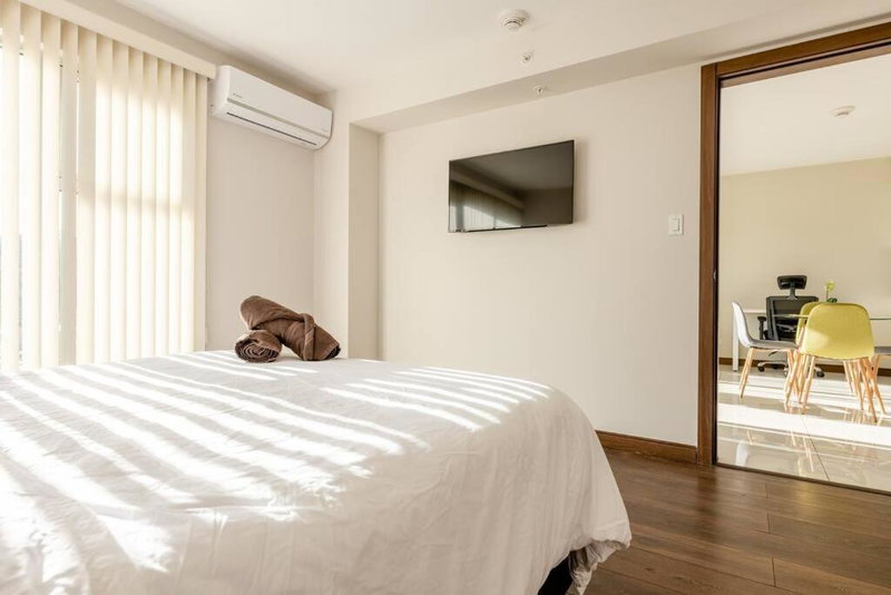 New & Modern APT - 100 MBPS 15 min from airport, San José, Коста-Рика