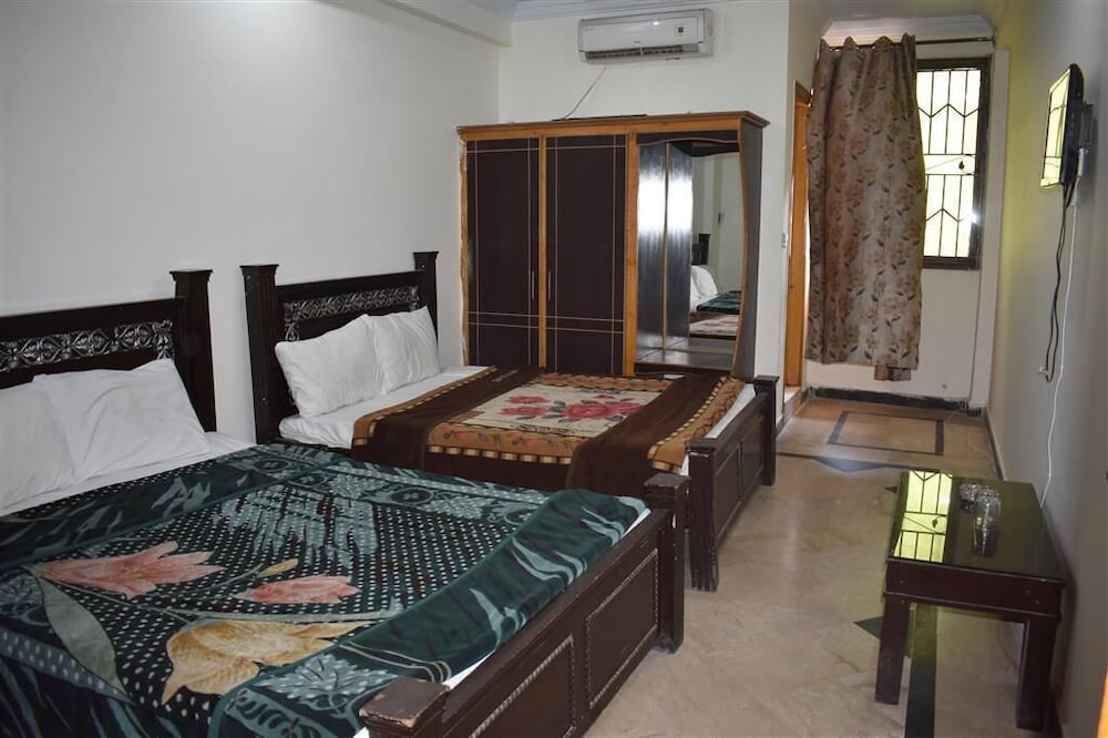 Mehran Hotel, Pakistán