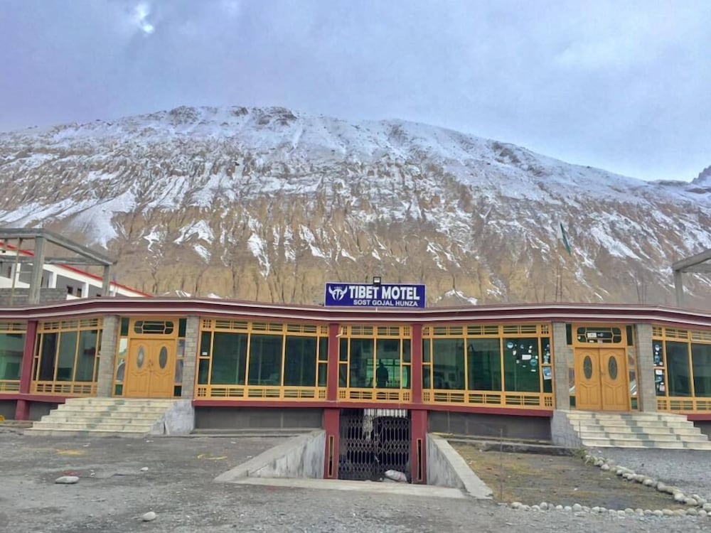Tibet Motel, Pakistan