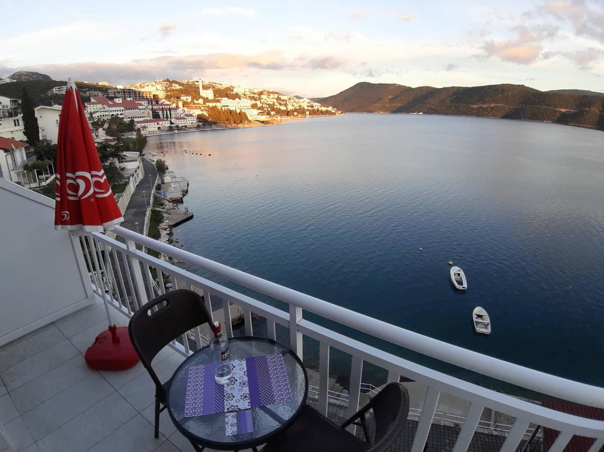 Hotel · Apartments Leža, Neum