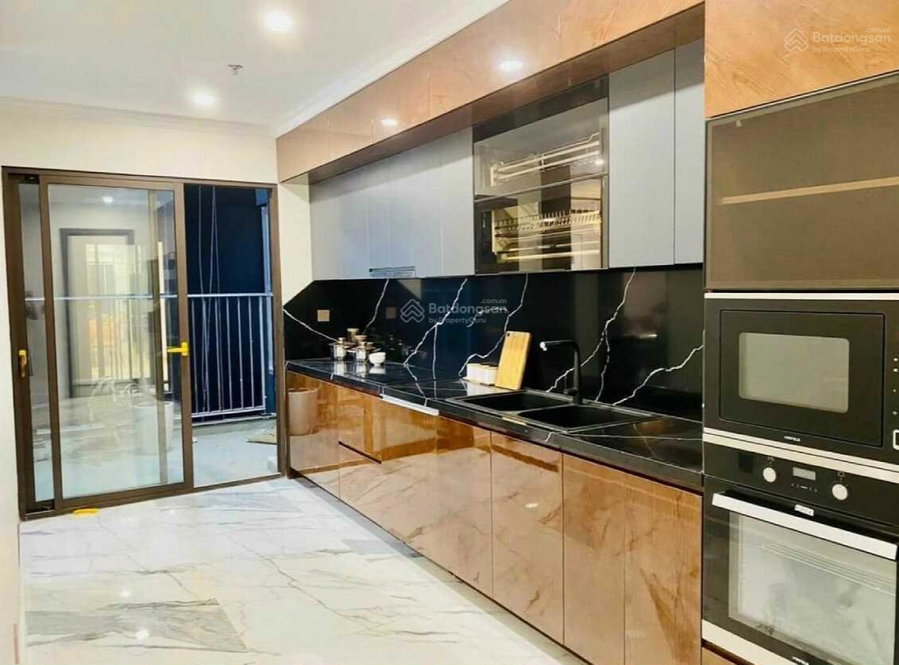 Apartment for rent in Hanoi, Vietnam · Green Diamond 93 Lang Ha · 2 rooms, 2 baths