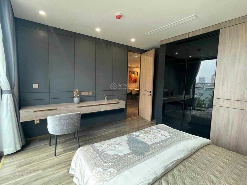 Apartment for rent in Hanoi, Vietnam · Green Diamond 93 Lang Ha · 2 rooms, 2 baths