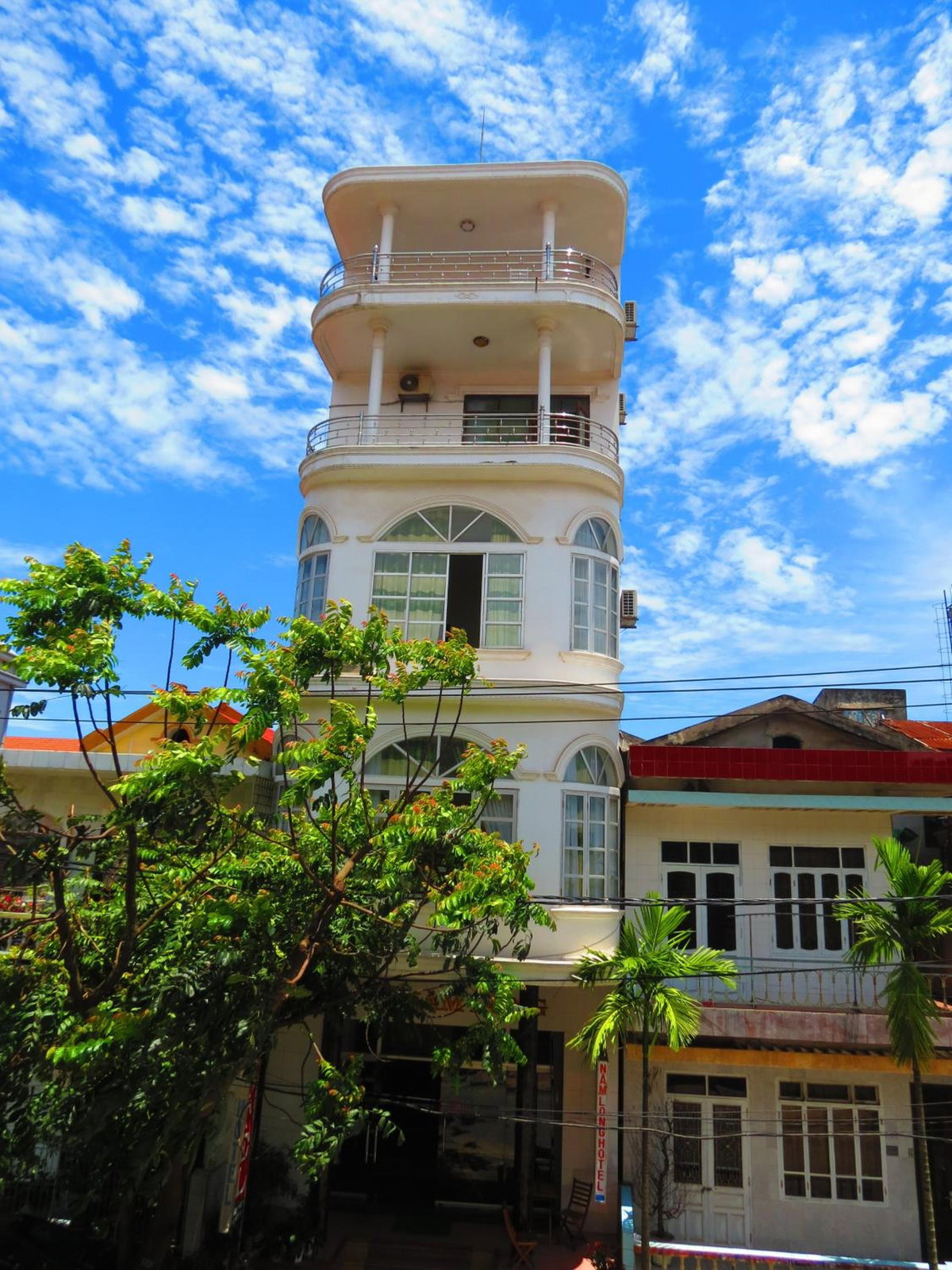 Nam Long Hotel, Вьетнам