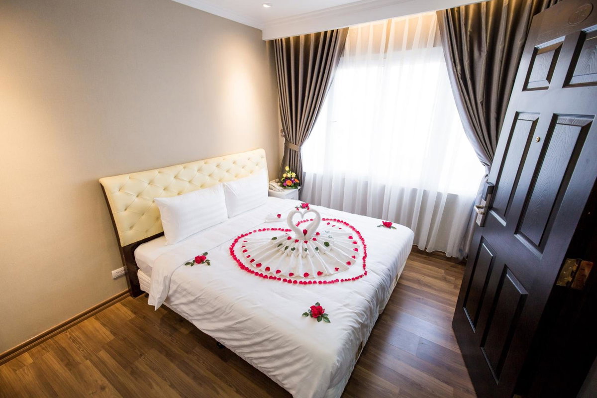 Отель · Little Hanoi Deluxe Hotel, Ханой