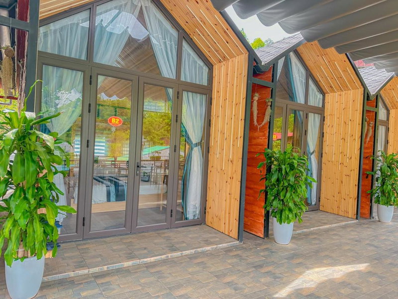 Plum Hillside Lodge, Dồng Văn, Vietnam