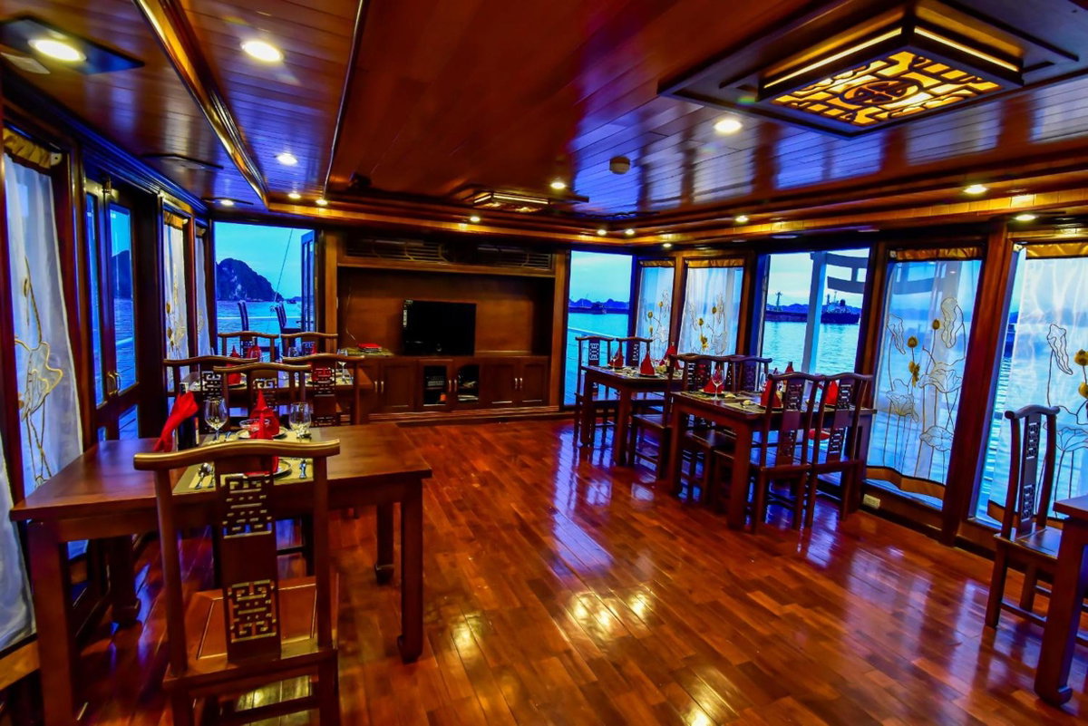 Renea Cruises Halong, Việt Nam