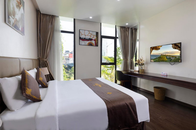 Diamond Luxury Hotel, Ha Long, Vietnam