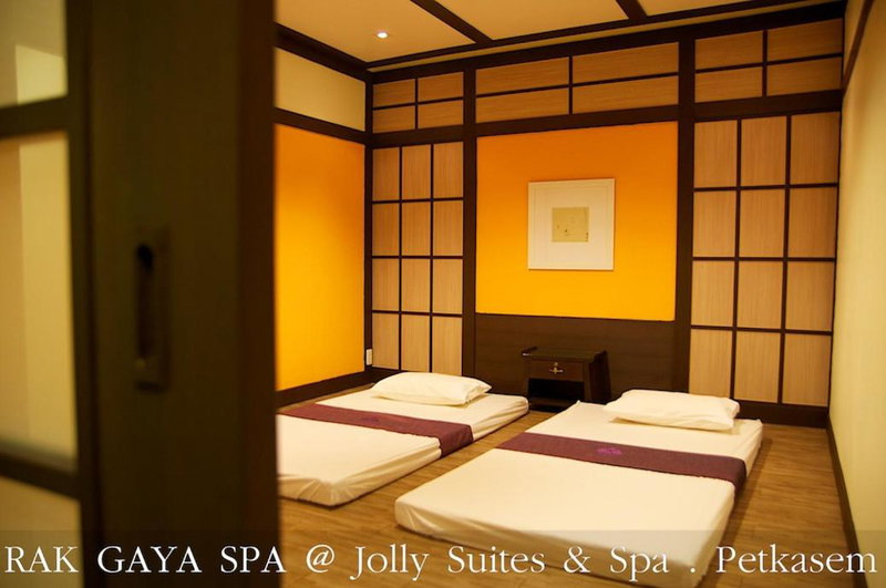 Jolly Suites&Spa Petkasem, Krathum Baen, Thailand