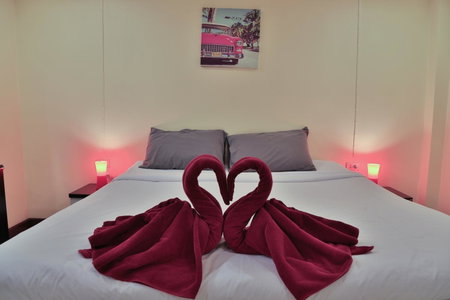 Harrys Hotel Bar & Restaurant, Pattaya Central, Thailand