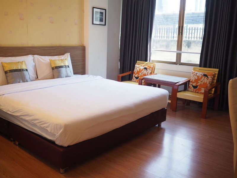 Crown BTS Nana Hotel, มักกะสัน, ประเทศไทย