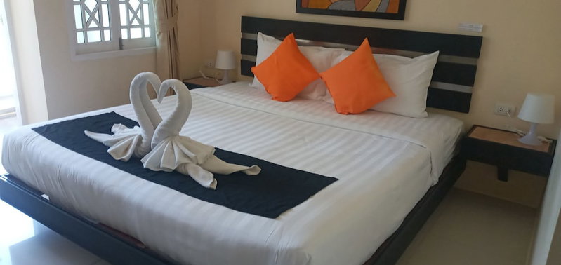 Island Patong Beachfront Apartments, Patong, Таиланд