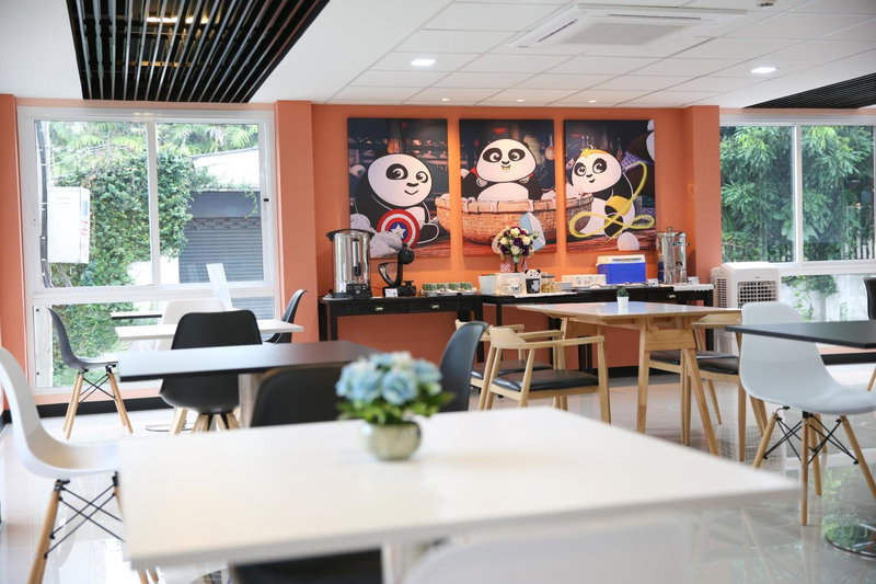 Lucky panda Hotel, Chiang Mai, ประเทศไทย