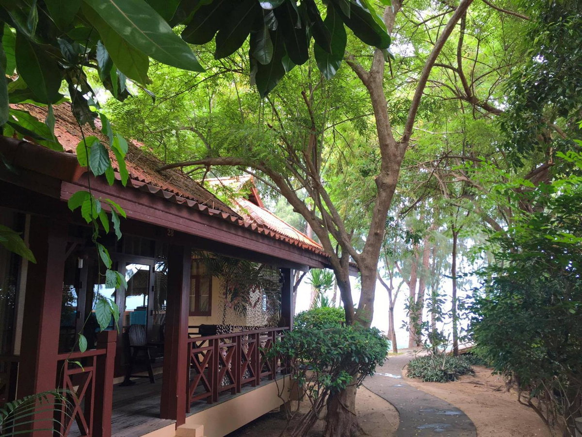 Hotel · Bayview Beach Resort, Bang Saphan
