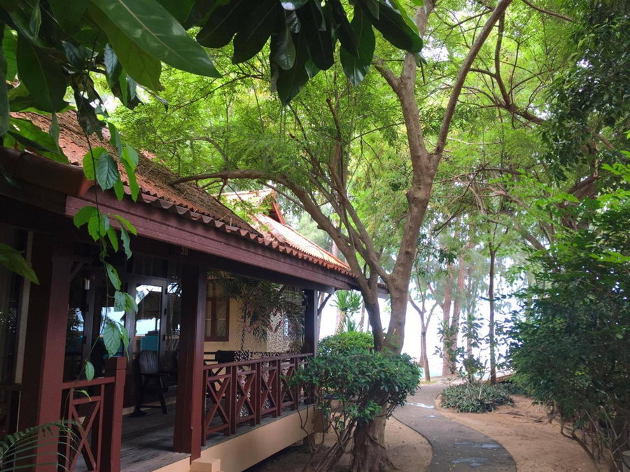 Bayview Beach Resort, Bang Saphan, Thailand