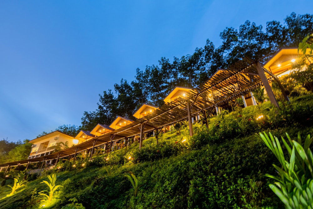 โรงแรม · Khaosok River Home Resort, Phanom