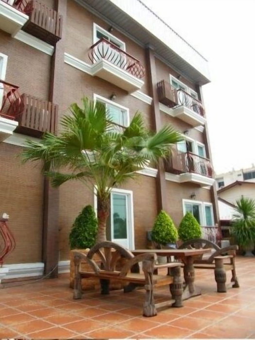 The Red Balcony Inn, พัทยา, ประเทศไทย