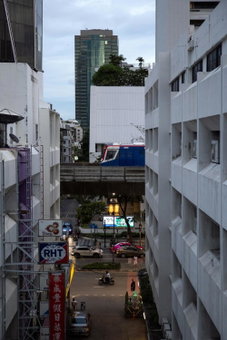 Nantra Silom, มักกะสัน, ประเทศไทย