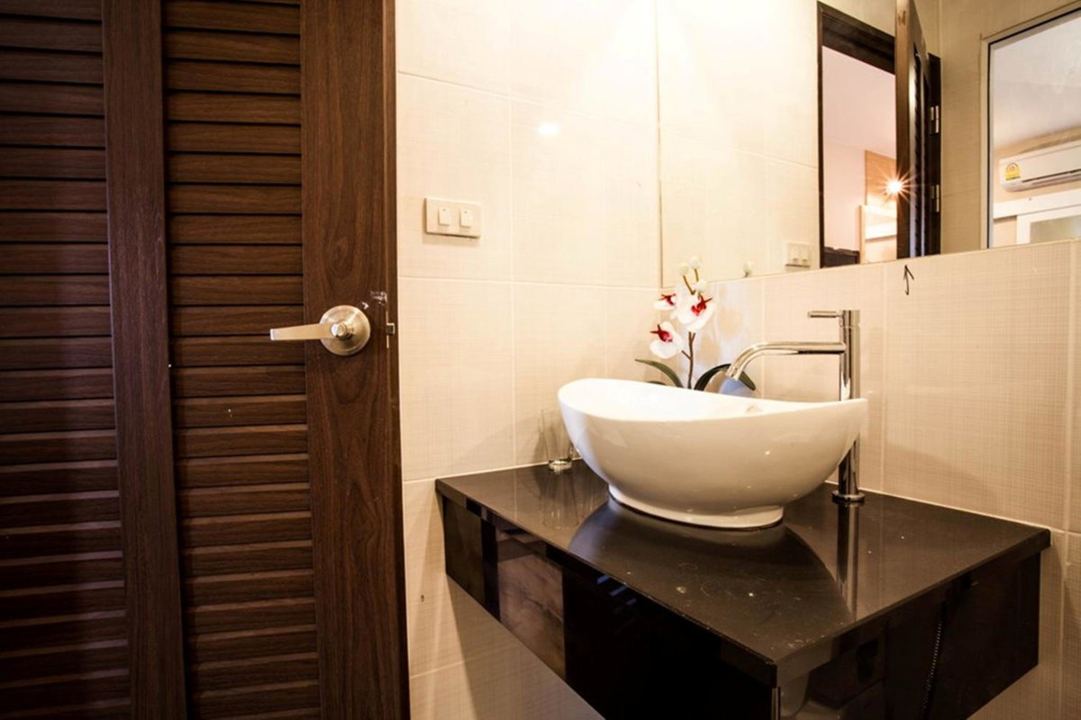 Hotel · The Aim Sathorn Hotel, Makkasan