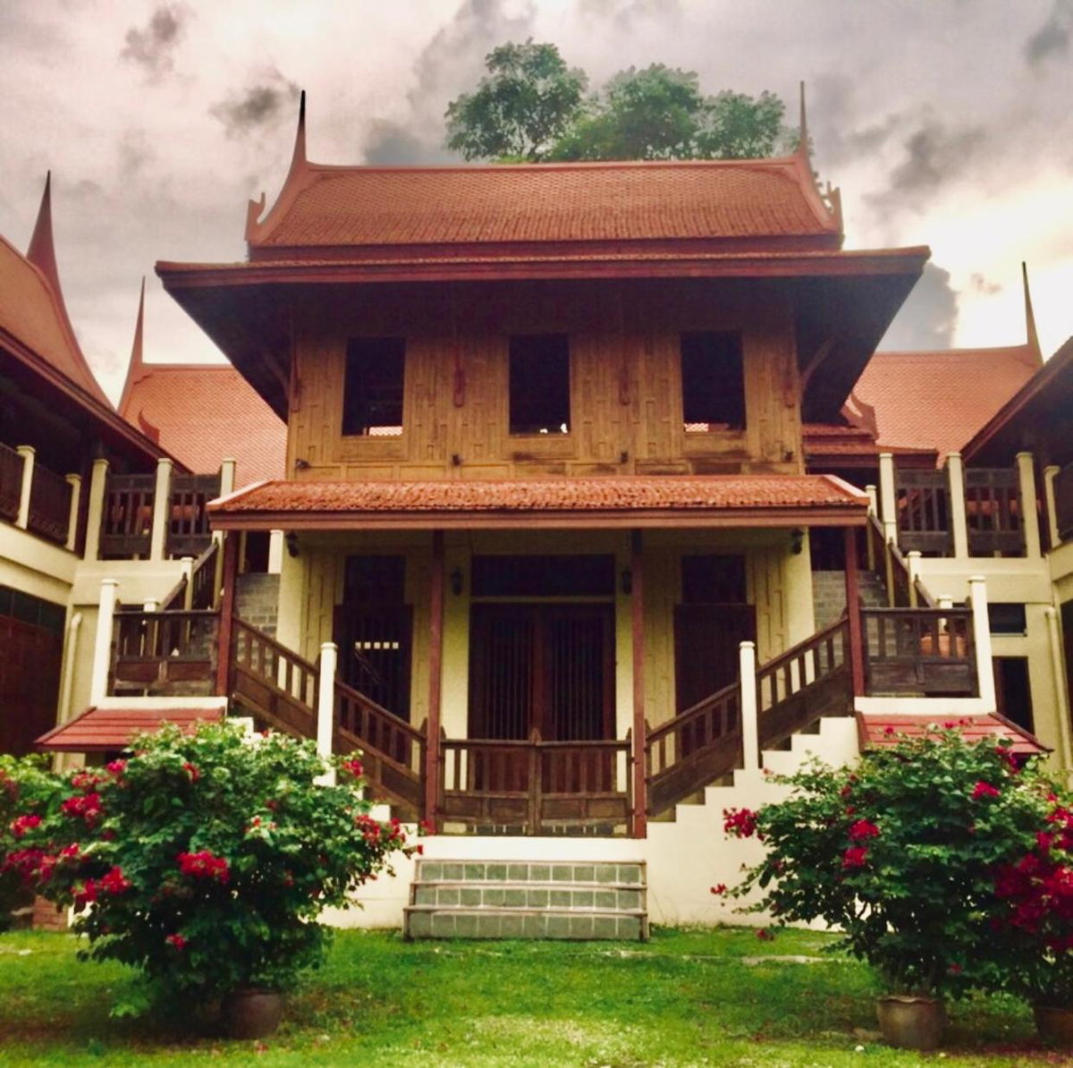 Hotel · Luang Chumni Village, Phra Nakhon Si Ayutthaya
