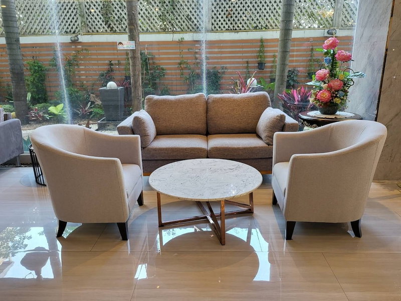 Three Seasons Bangkok, มักกะสัน, ประเทศไทย