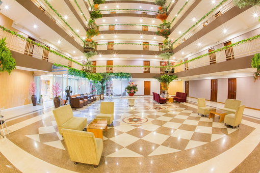 Three Seasons Bangkok, มักกะสัน, ประเทศไทย