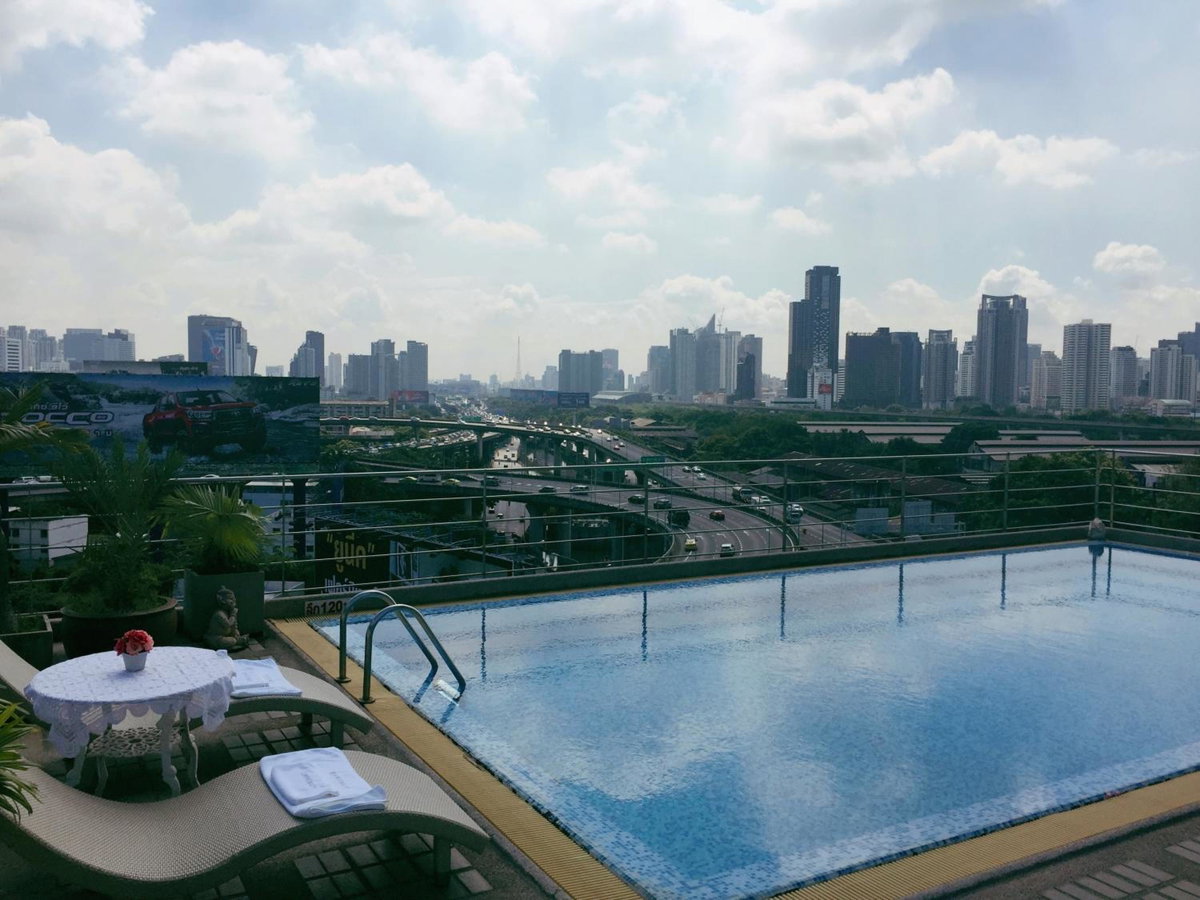 Interchange Tower Serviced Apartment - SHA Extra Plus, Thailand
