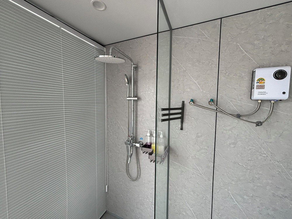 Hotel · Space House Hotel Phuket, Ban Chalong