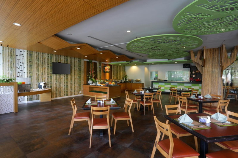 A2 Pool Resort, Phuket Town - scheduled shuttle to Phuket Old Town, Phuket Town, Thailand