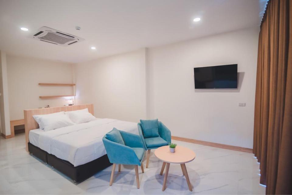 Erachon Raft Resort, Kanchanaburi, Thailand