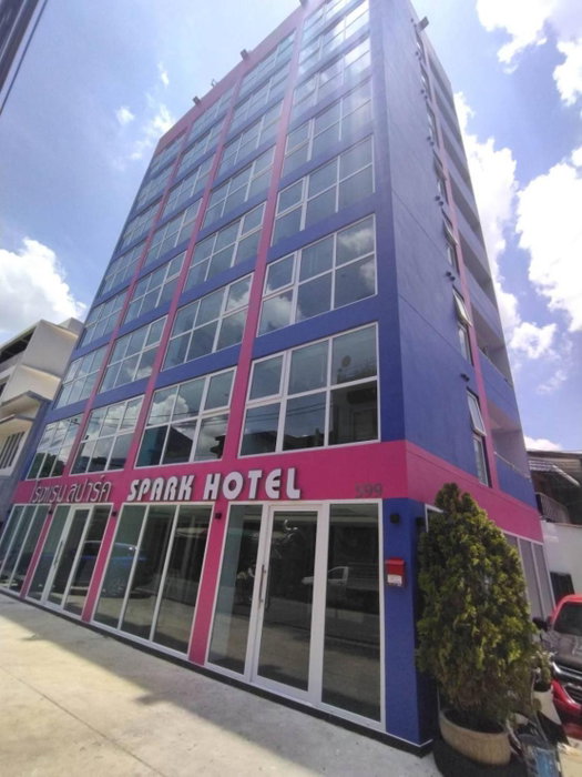 Spark Hotel - MRT Queen Sirikit - SHA Extra Plus Certified, Makkasan, Thailand