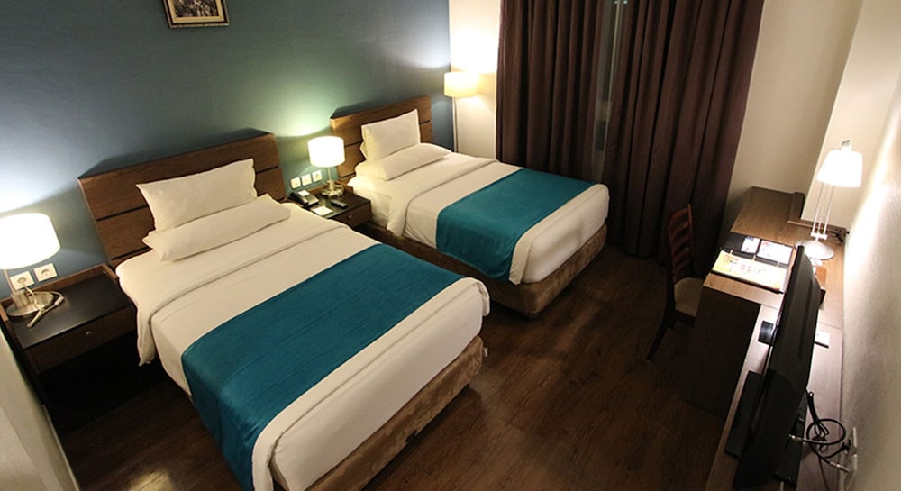 Forbis Hotel, Indonésie