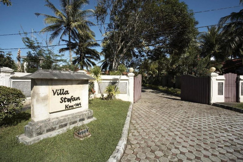 Villa Stefan, Labuan, Indonesia