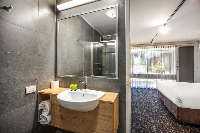 Nightcap at Gateway Hotel, Corio, Australia