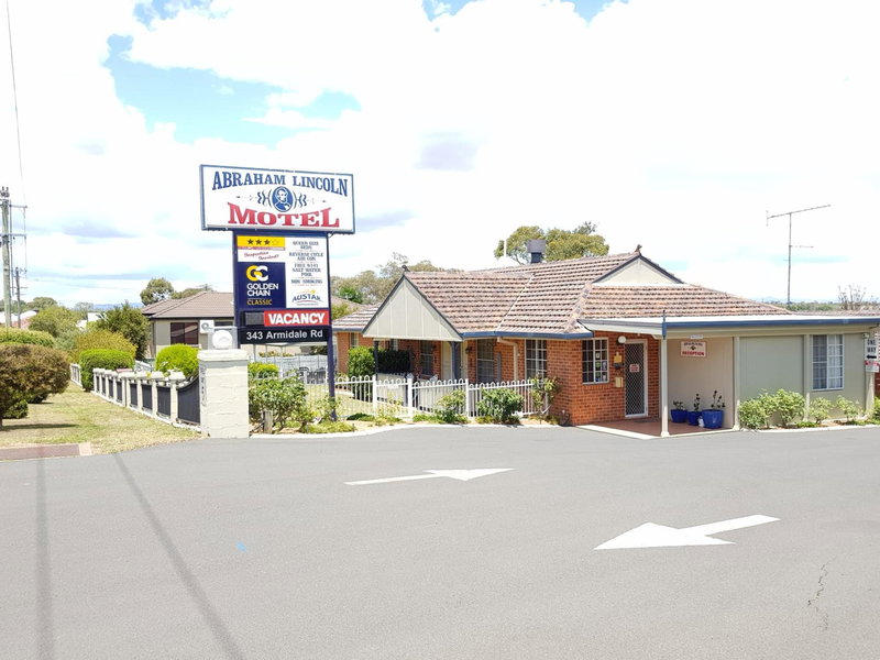 Abraham Lincoln Motel, Tamworth, Australia