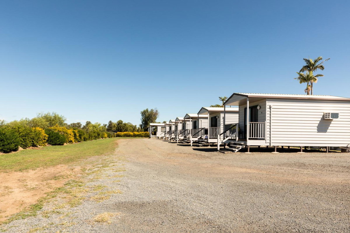 Hotel · Hotel Settlers, Biloela